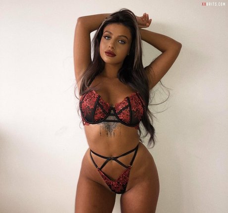 Chloe Elizabeth desnudos de estrellas galería