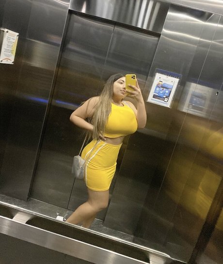 Nimsay modèle pornographique photo