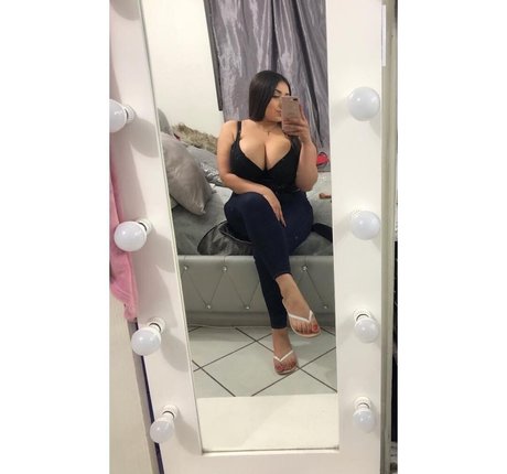 Nimsay étoile sexy galeries