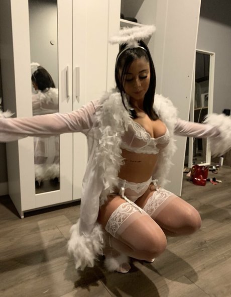 Submissive Skylar star érotique images