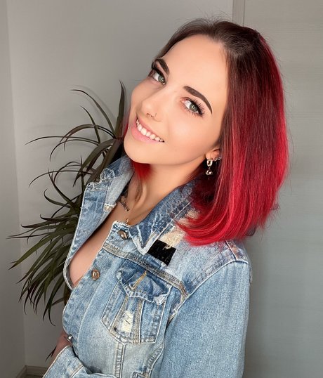 NinaDevil meilleur modèle des photos