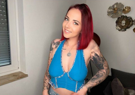 NinaDevil estrella porno de alta calidad imagen