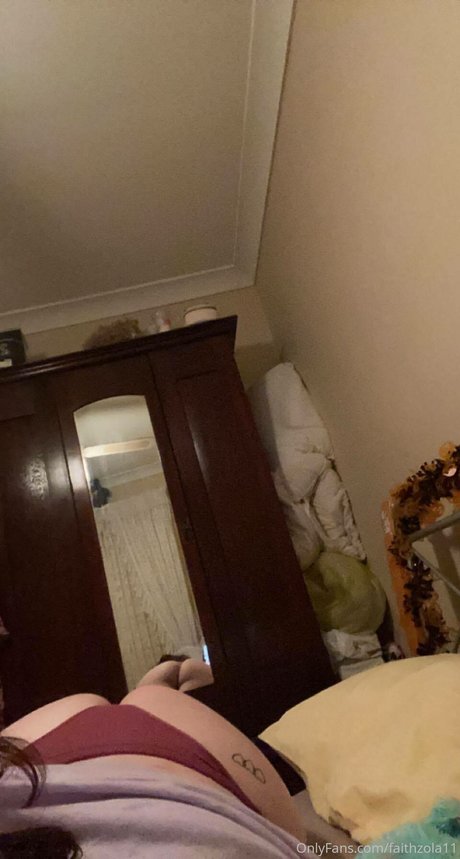 Faithzola11 estrella porno de alta calidad imágenes