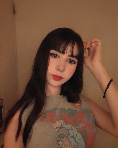 Keli 01 pretty model img