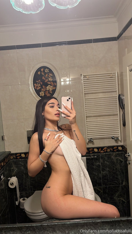 Sofia Crisafulli star pornographic picture