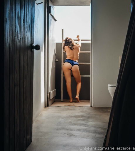 Arielle Scarcella modelo sexy galería