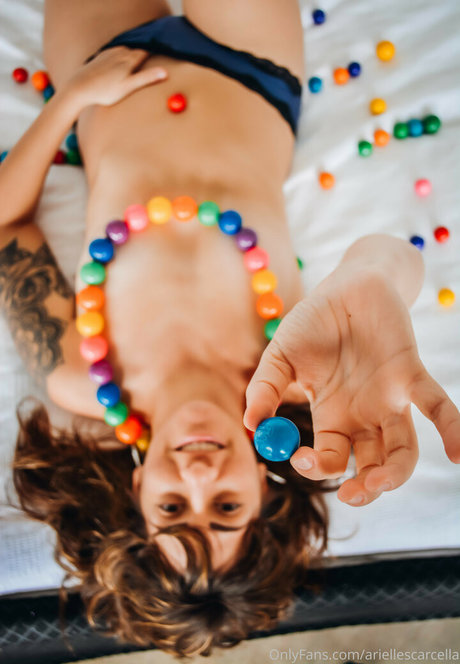 Arielle Scarcella actrice chaude galerie