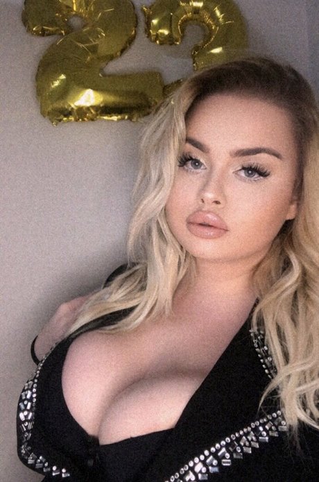 alexandrabbw model adult image