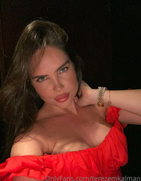 Tereze Kalman actriz atractiva foto