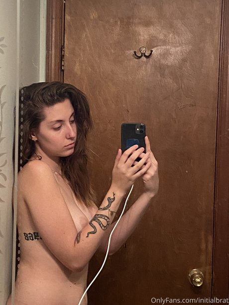 initialbrat étoile xxx galerie