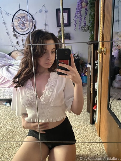 initialbrat Miniature