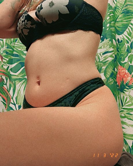 karma bitch998 sexy actress img