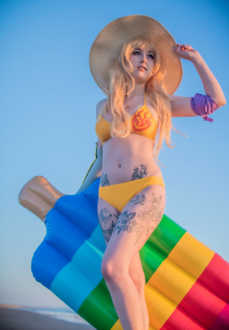 Gillian Foxglove top star images