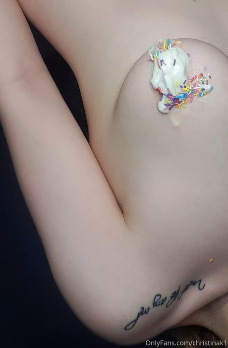 Christina kay estrella hermosa fotos