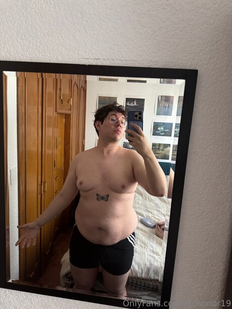 Elconnor19 pornstar nude photo
