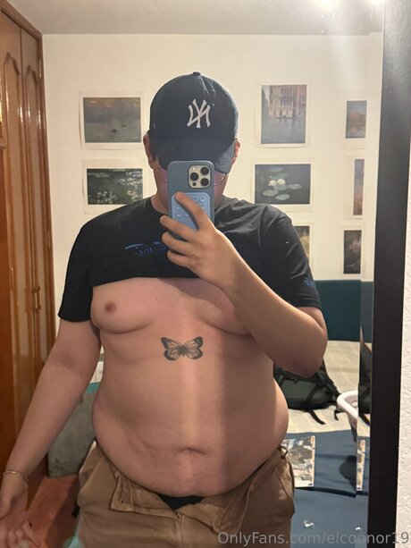 Elconnor19 hot pornstar pic