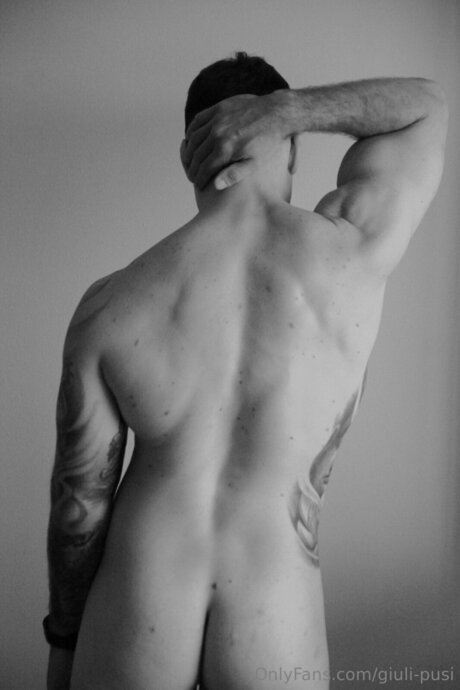 Chulo95 nude model img