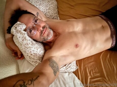 Lucri28 star du porno chaud archive