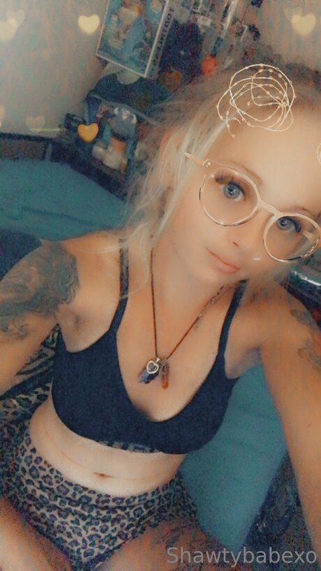 Shawtybabexo modelo hermosa imagen