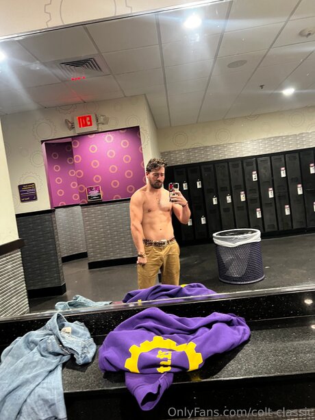 Colt Classic star du porno exclusive des photos