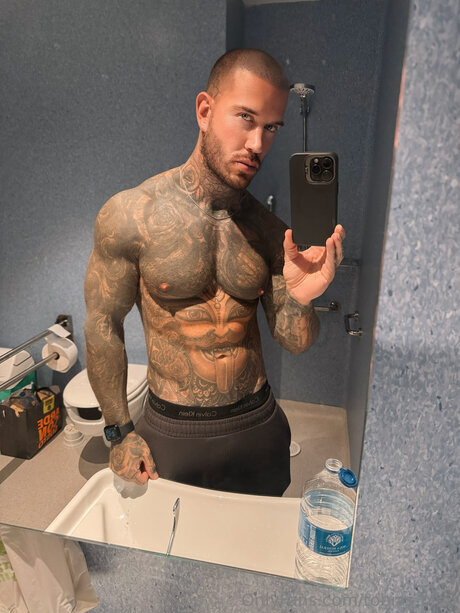 Tobias Bleu model hot photo