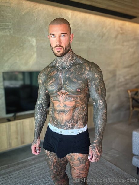 Tobias Bleu nice pornstar img