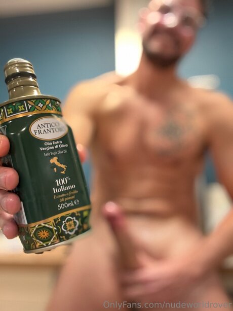 Nudeworldrover adult model picture