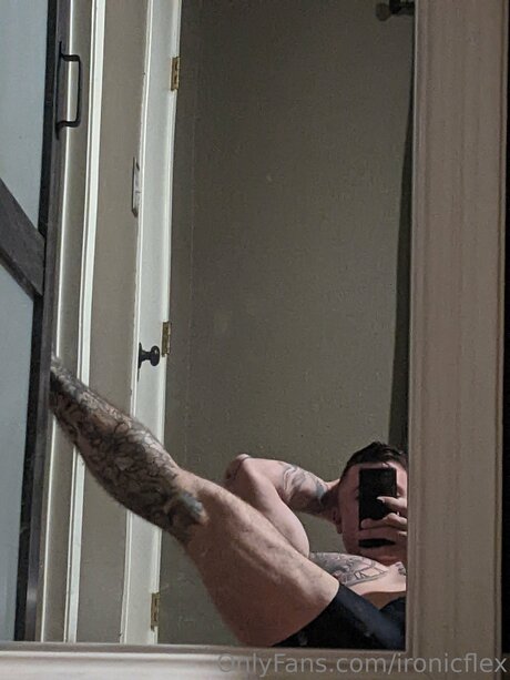 Ironicflex exclusive pornstar pic