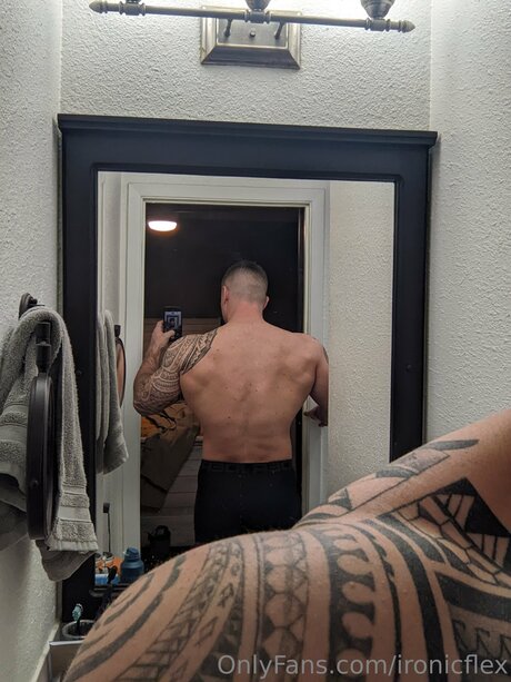 Ironicflex estrella porno adulto imágenes