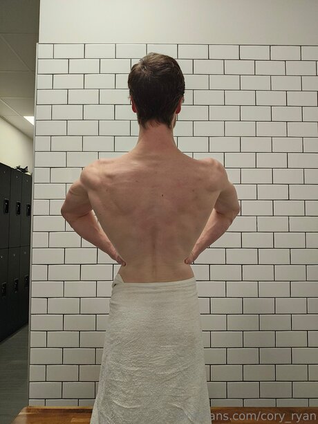 Cory Ryan estrella libre galerías