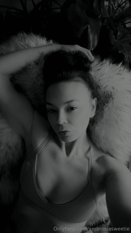 Ambrosiasweetie estrella porno en alta definición imágenes