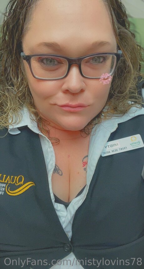 Mistylovins78 bonita estrella porno imágenes