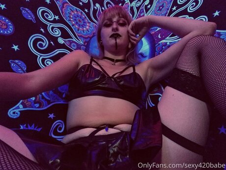 Sexy420babe modèle érotique images