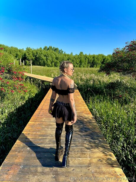 Emylee01 naked star pics