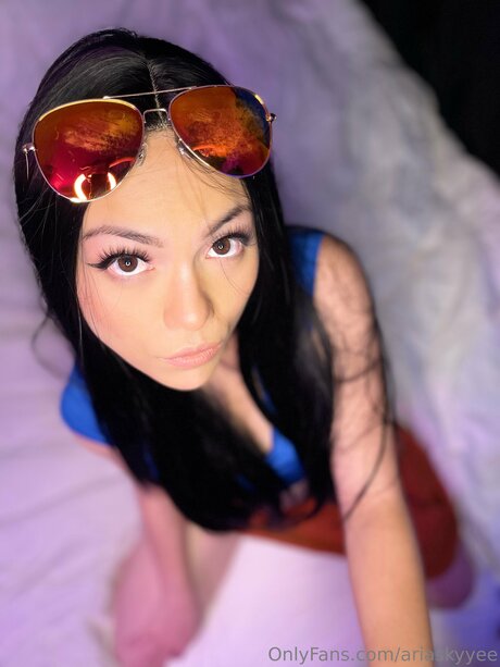 Ariaskyyee model beautiful gallery