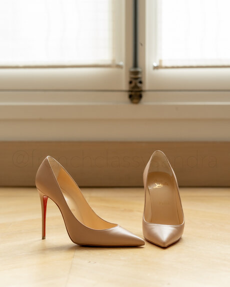 Frenchclassysandra joli modèle image