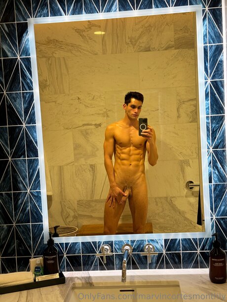 Marvincortesmonthly modèle chaud des photos