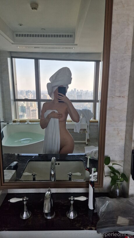 Lapetiteperleofficial nudes actress archive