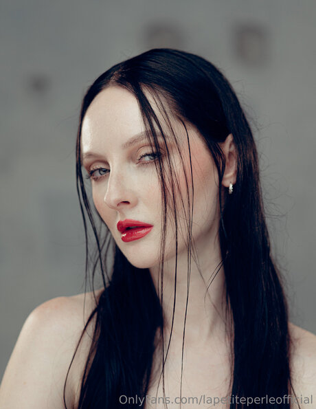 Lapetiteperleofficial model nude archive