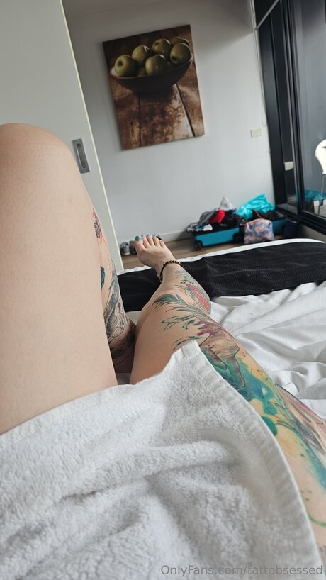 Tattobsessed hermosa estrella archivo