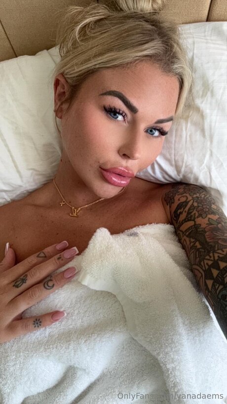 Yanadaems xxx étoile archive