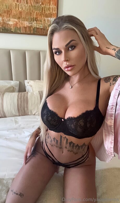 Yanadaems desnudos estrella porno imágenes