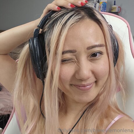 Honeylemonlena erotic pornstar archive