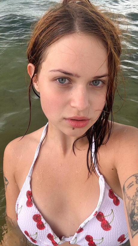 Pineappleri modelo xxx fotos