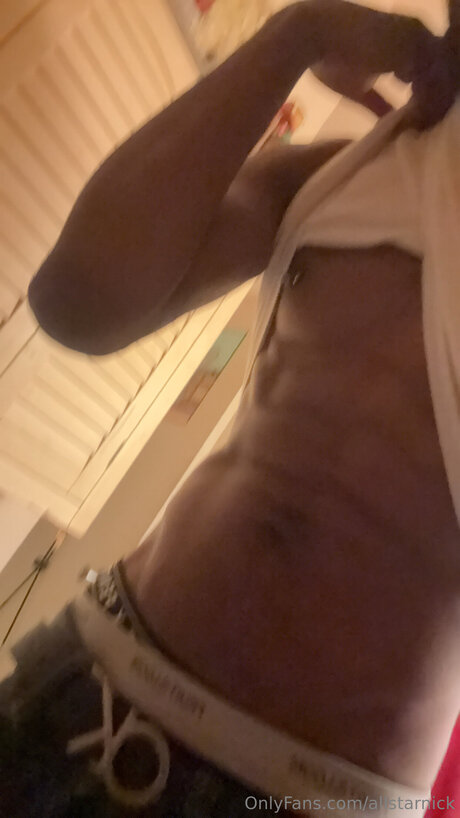 Allstarnick estrella desnuda imagen