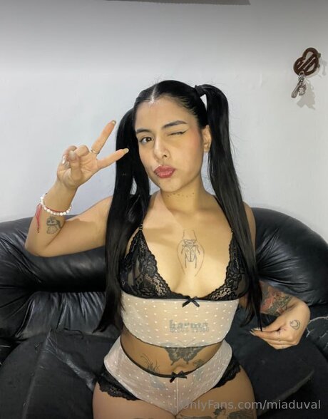 Miaduval desnudos de modelos foto