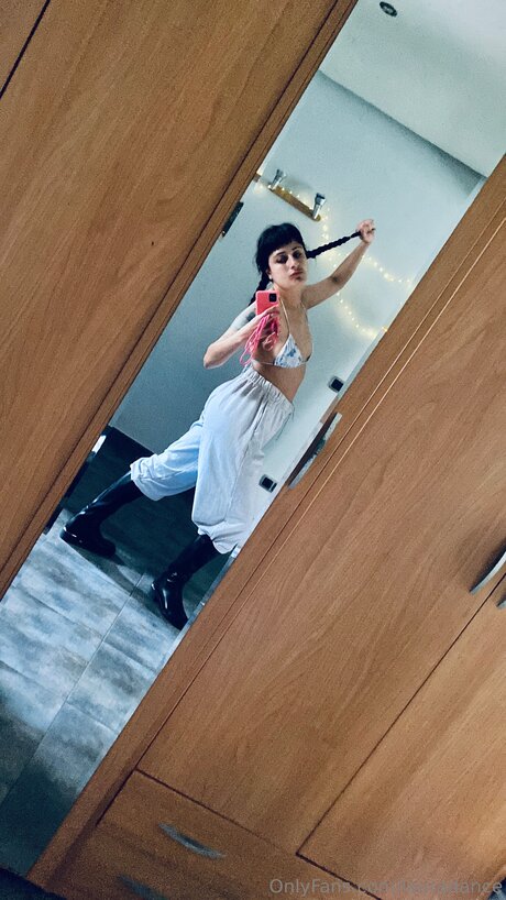 Lauradance modelo de alta calidad imagen