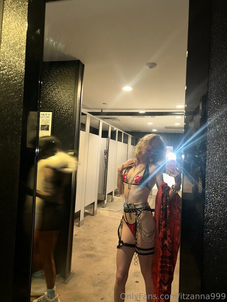 Itzanna999 model art pic