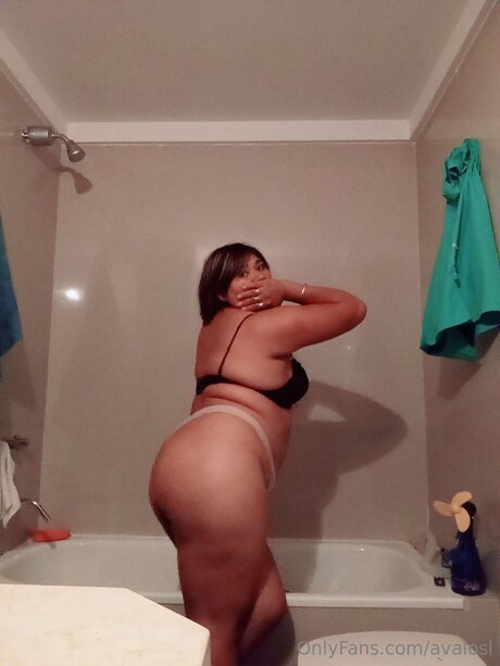 Avalosl model high quality archive