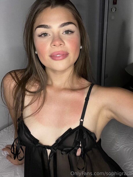 Sophigrace model porn pictures